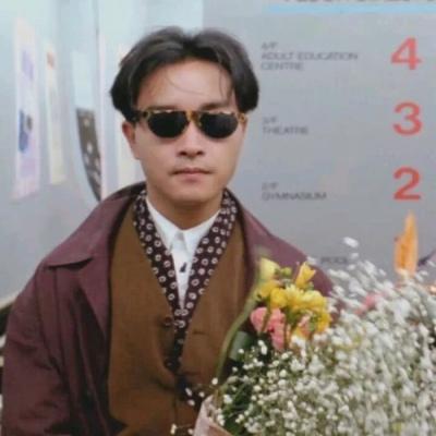 黑白短發男生頭像卡通8